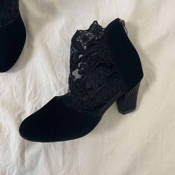 NEW Black Faux Suede Renaissance Fair Witchy Wench Sheer Lace Boots 9 - 9.5 - Picture 5 of 8